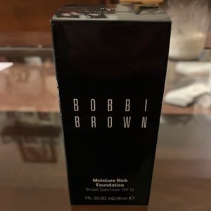 Bobbi Brown Moisture Rich Foundation
